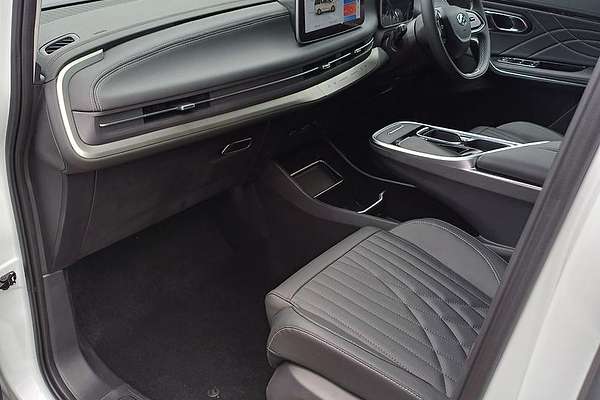 2024 LDV MIFA Executive