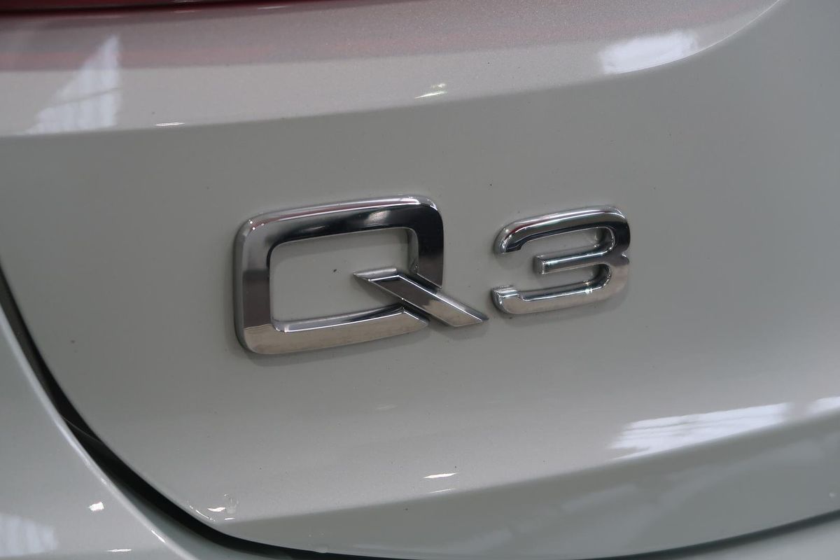 2021 Audi Q3 35 TFSI S Line F3