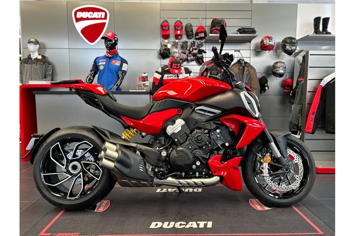 2024 Ducati DIAVEL V4