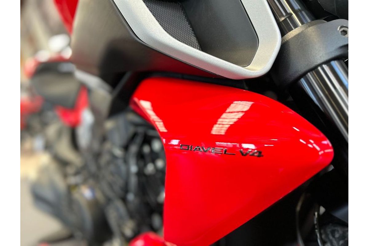 2024 Ducati DIAVEL V4