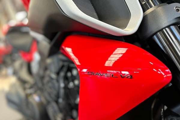 2024 Ducati DIAVEL V4