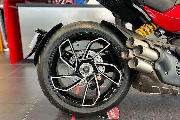 2024 Ducati DIAVEL V4