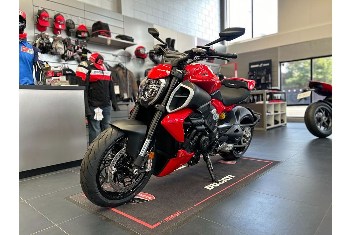 2024 Ducati DIAVEL V4
