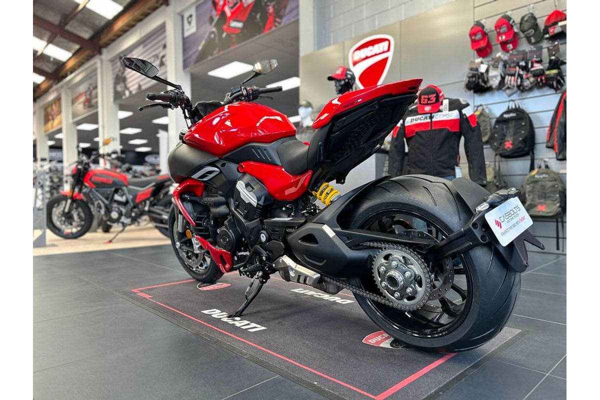 2024 Ducati DIAVEL V4