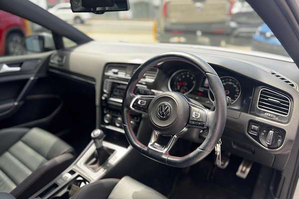 2015 Volkswagen Golf GTI 7