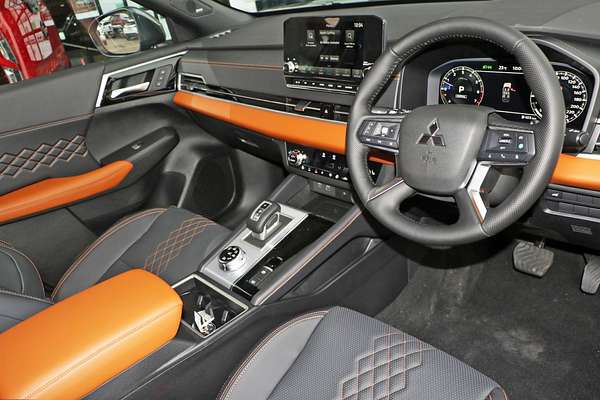 2024 Mitsubishi Outlander Exceed Tourer ZM