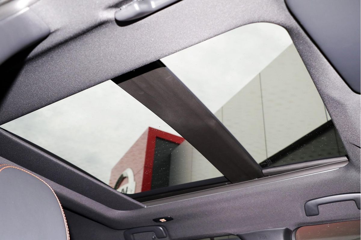2024 Mitsubishi Outlander Exceed Tourer ZM