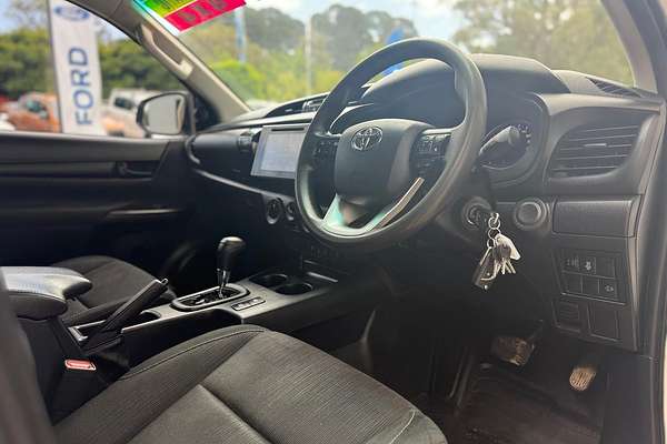 2019 Toyota HILUX SR GUN126R