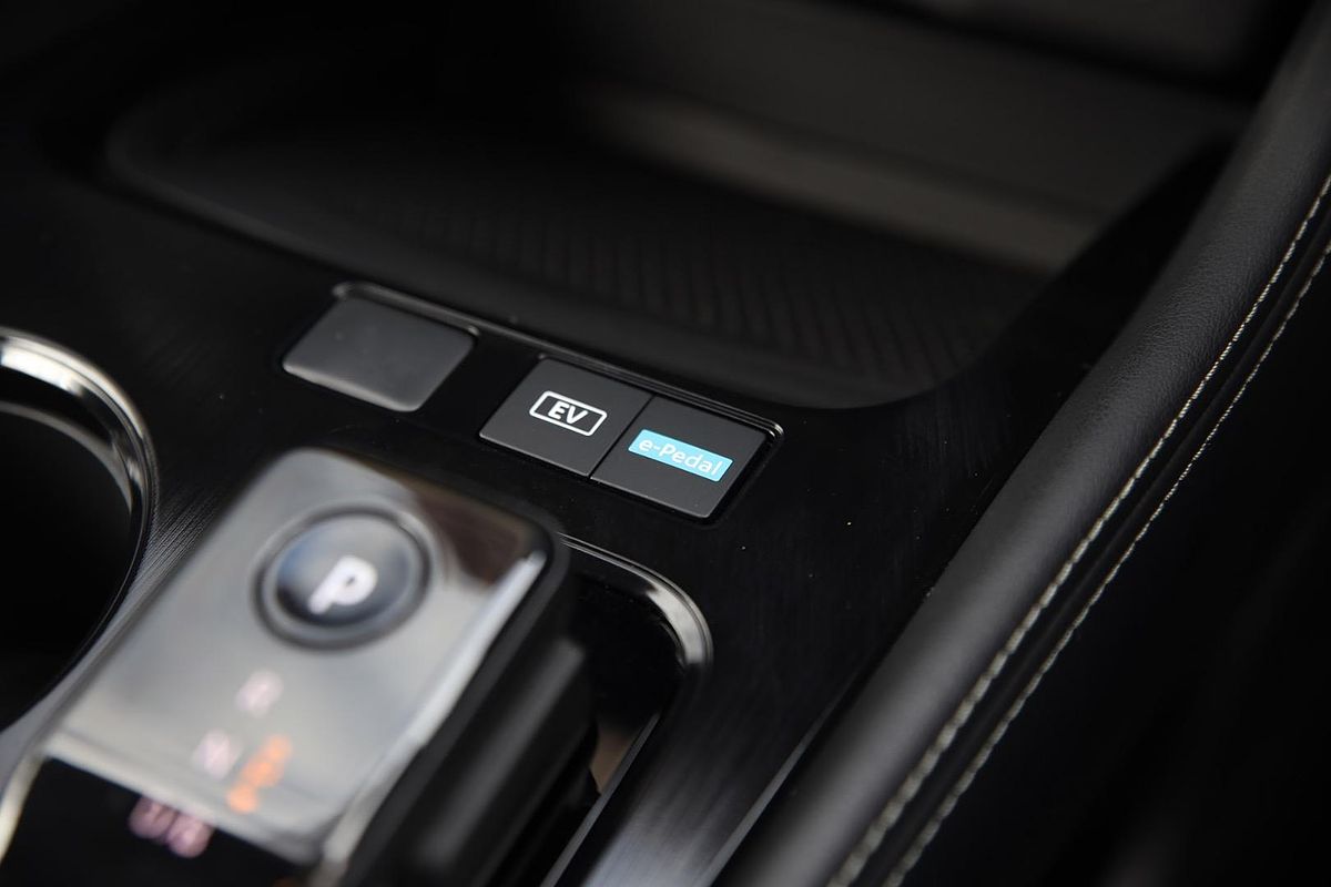 2024 Nissan X-TRAIL ST-L e-POWER T33