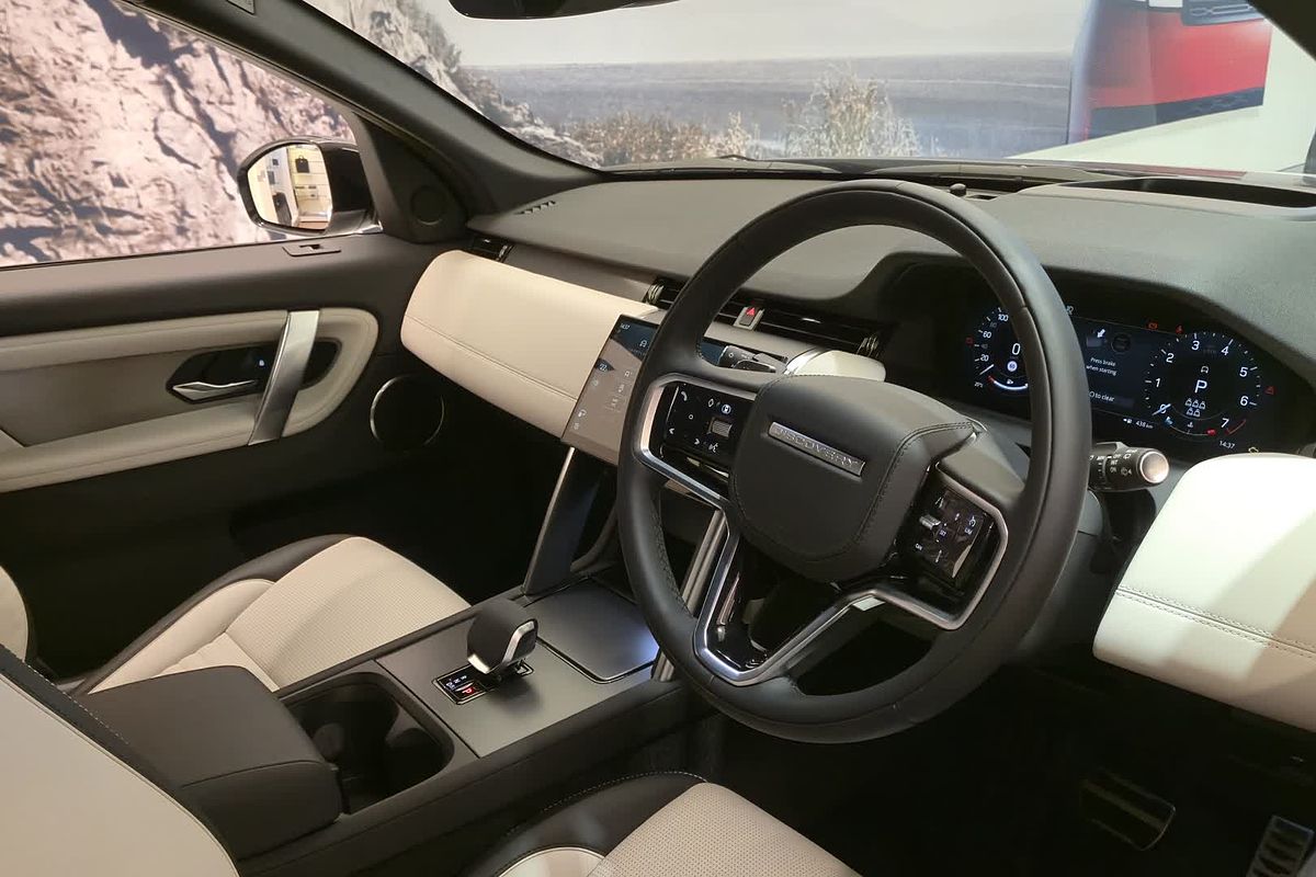 2024 Land Rover Discovery Sport P250 Dynamic HSE L550