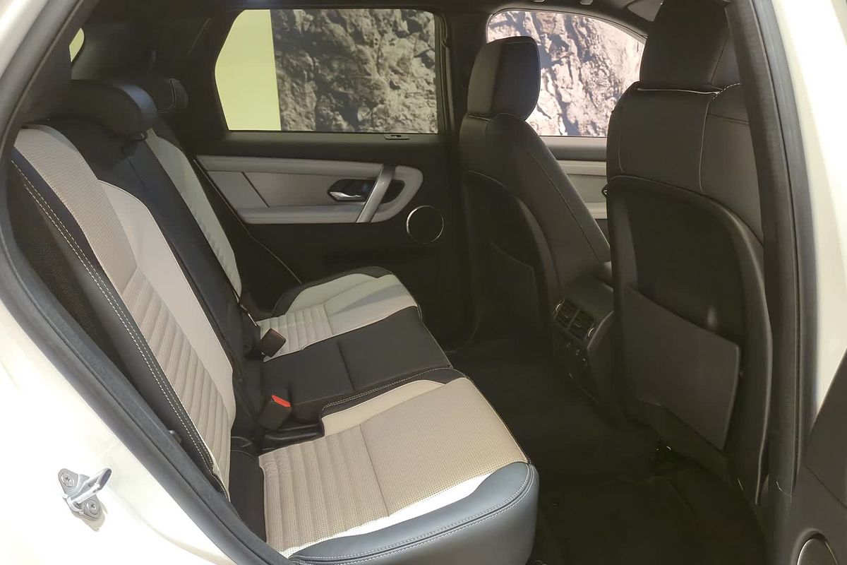 2024 Land Rover Discovery Sport P250 Dynamic HSE L550