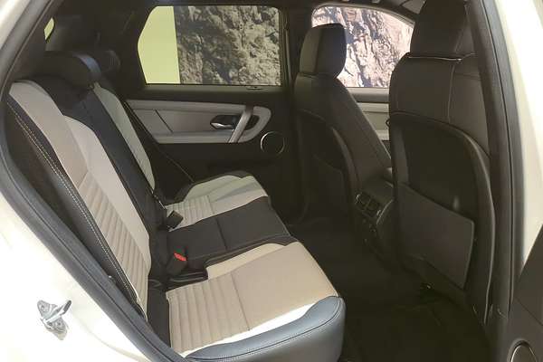 2024 Land Rover Discovery Sport P250 Dynamic HSE L550