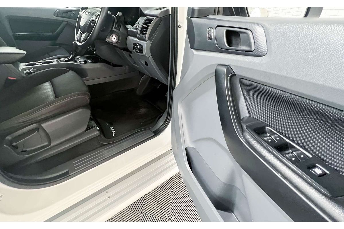 2016 Ford Everest Ambiente UA