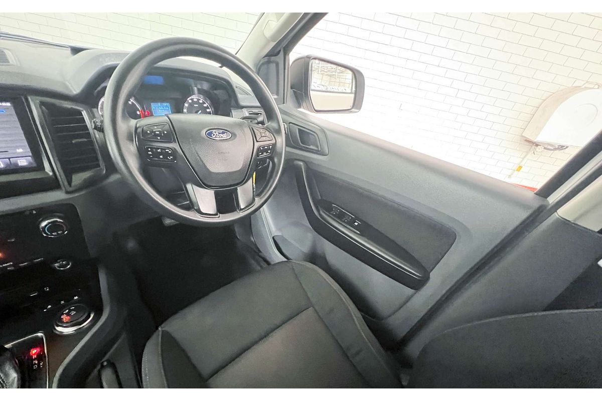 2016 Ford Everest Ambiente UA
