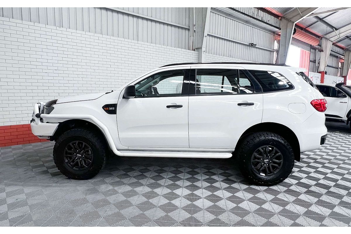 2016 Ford Everest Ambiente UA