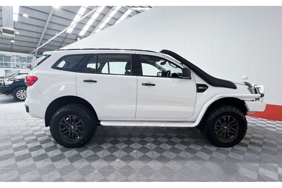 2016 Ford Everest Ambiente UA