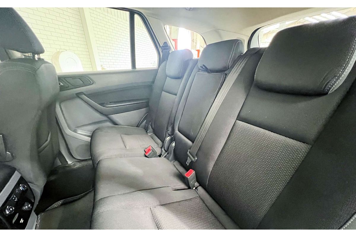 2016 Ford Everest Ambiente UA
