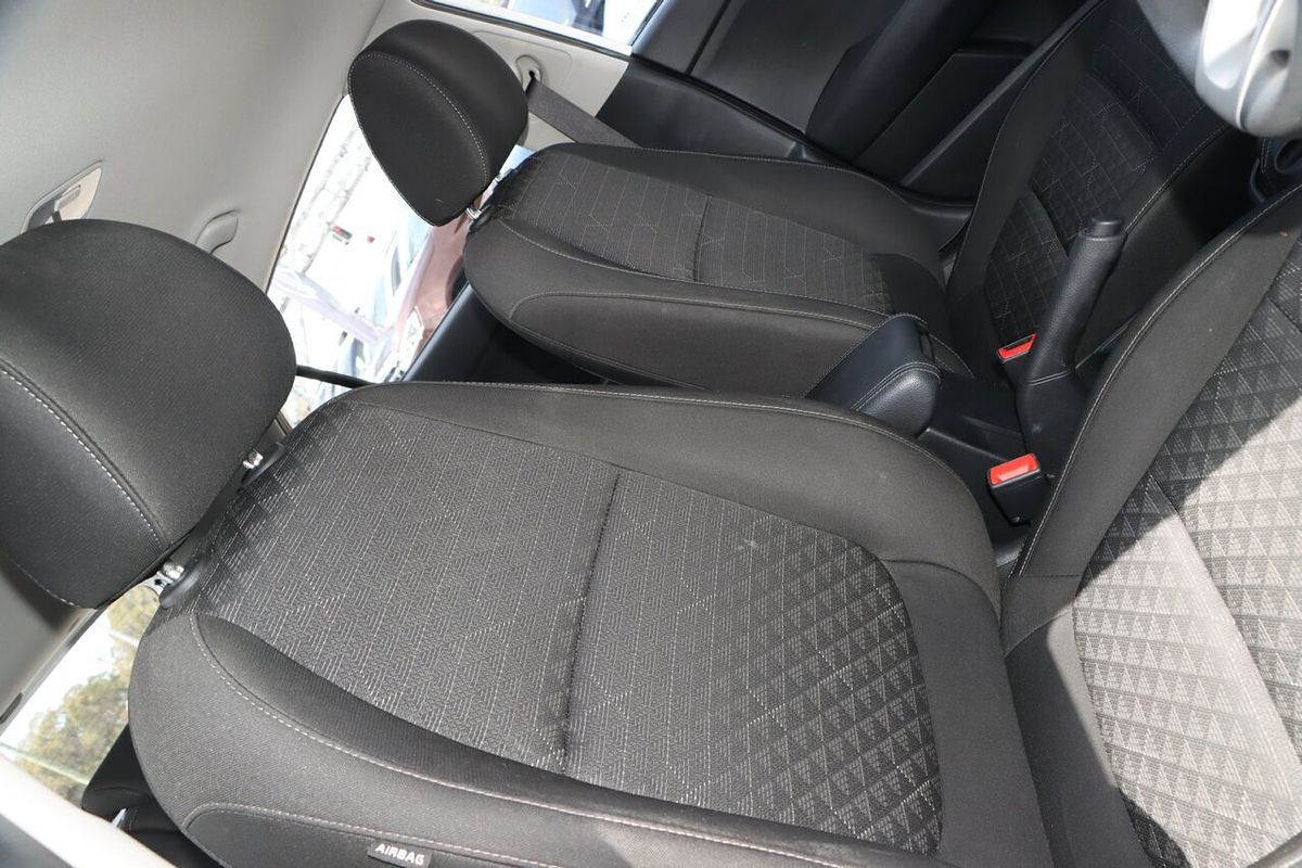 2022 Kia Rio S YB