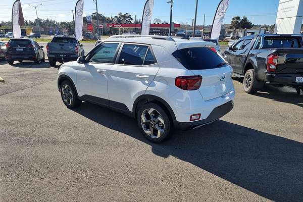 2024 Hyundai Venue Elite QX.V5