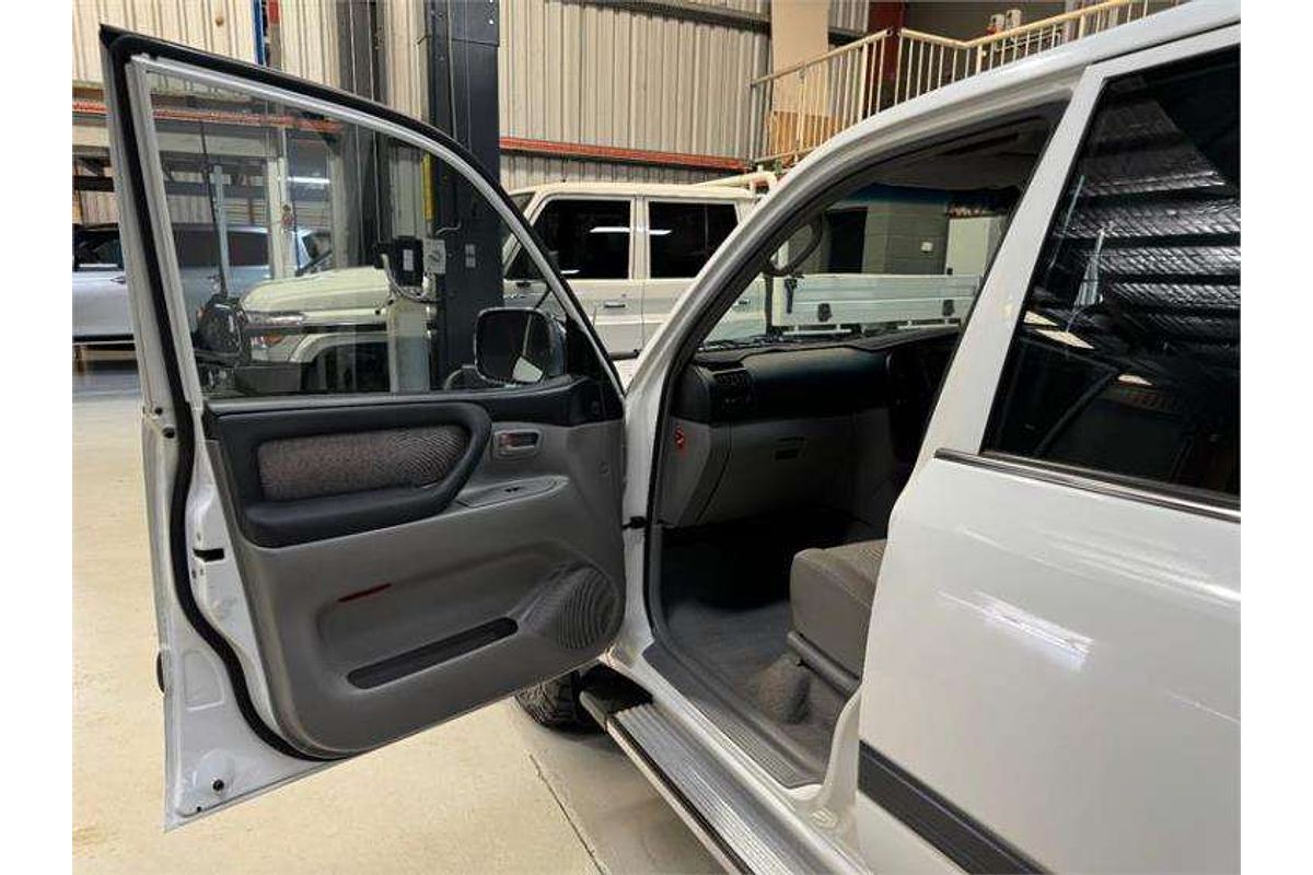 2006 Toyota Landcruiser GXL HDJ100R