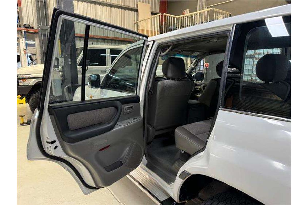 2006 Toyota Landcruiser GXL HDJ100R