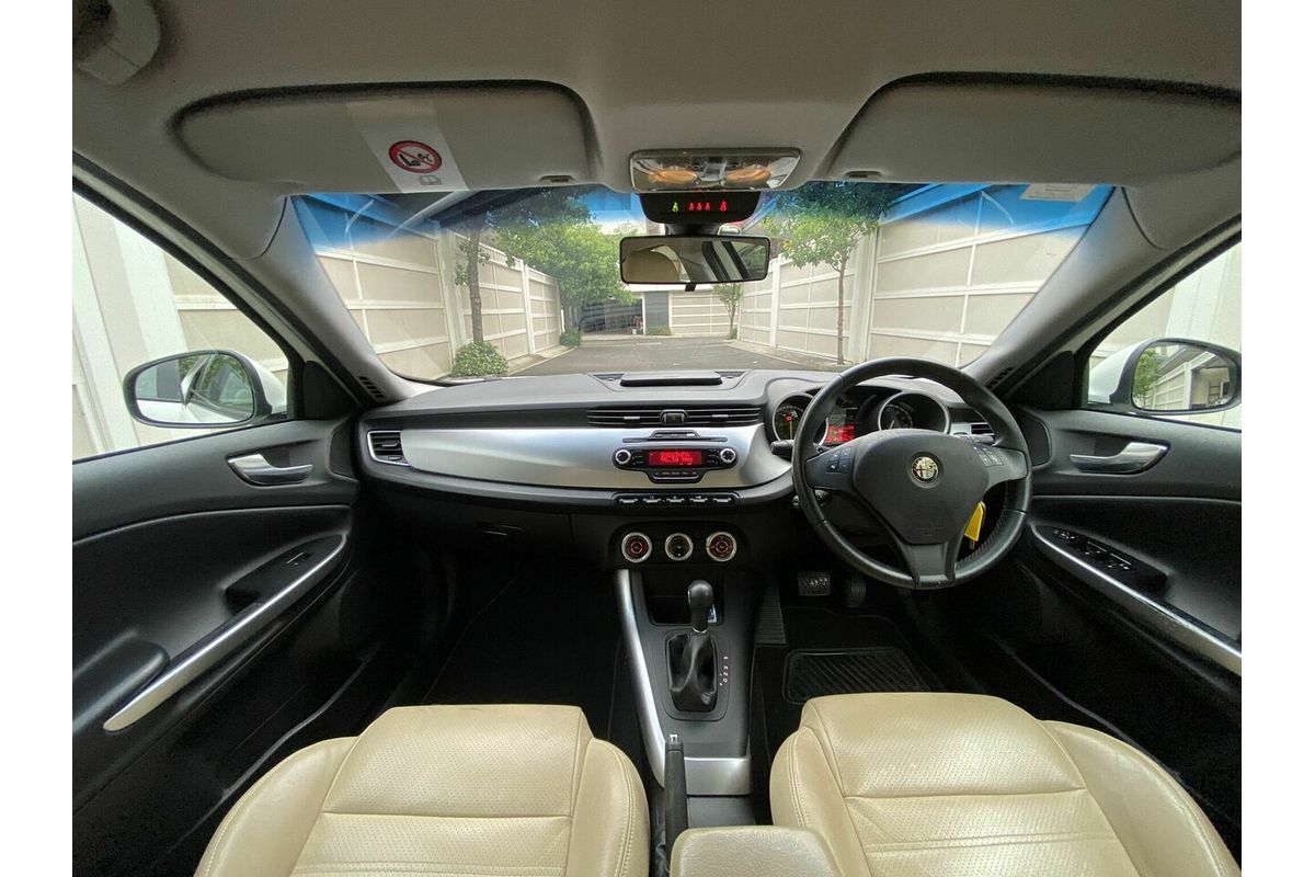 2014 Alfa Romeo Giulietta Progression Series 0