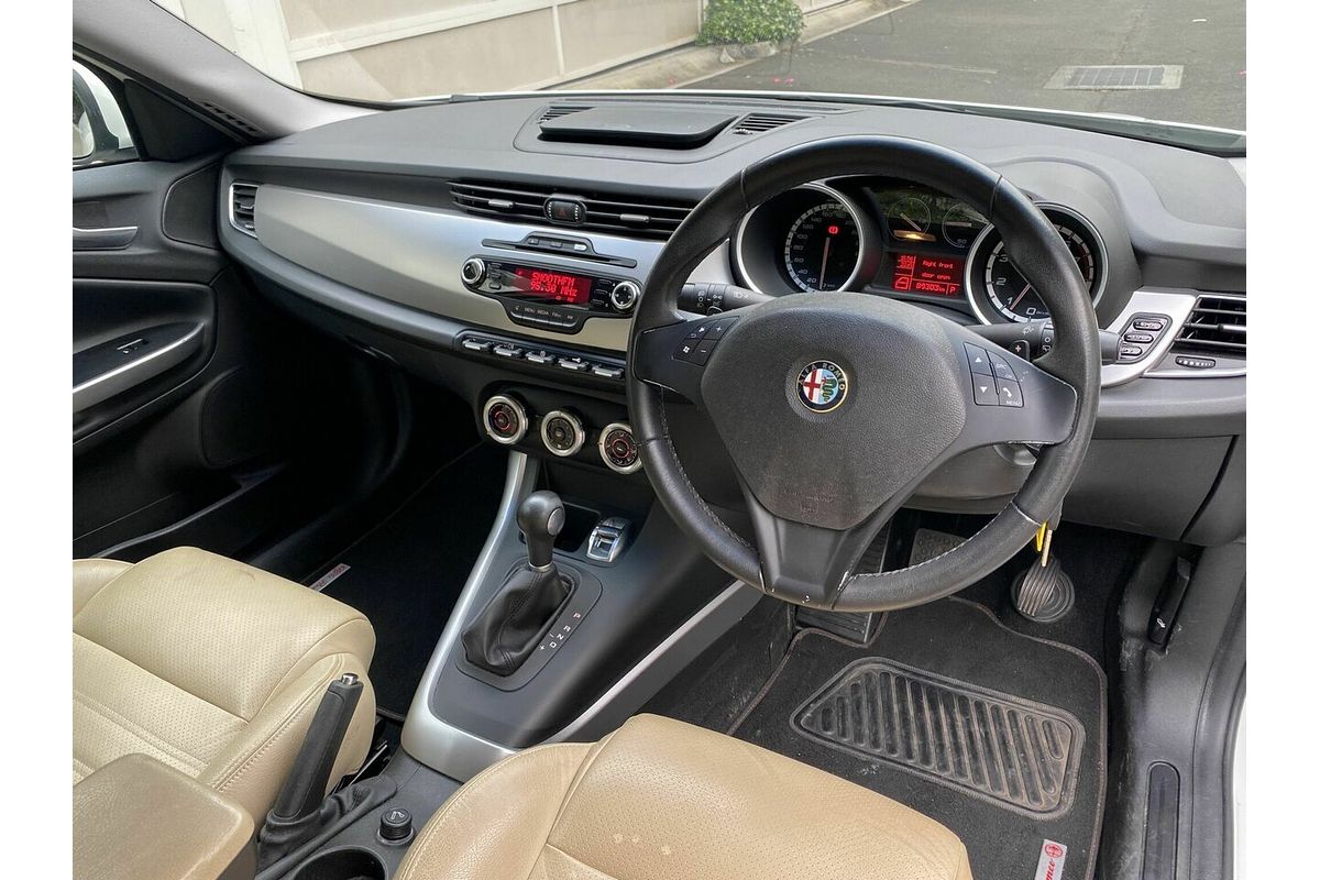 2014 Alfa Romeo Giulietta Progression Series 0