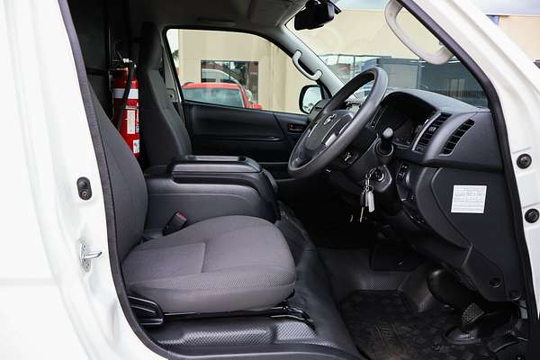 2017 Toyota Hiace Commuter TRH223R