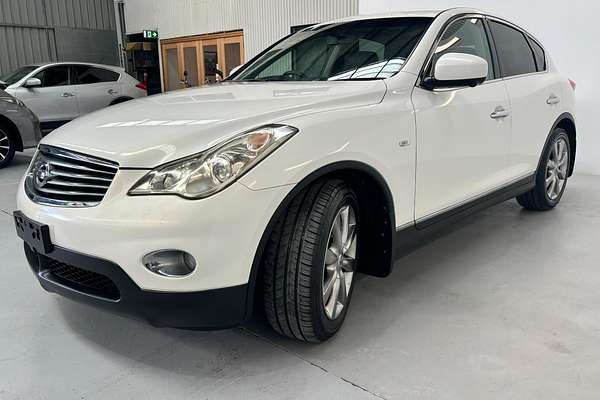 2010 Nissan Skyline 370GT Type P Crossover J50