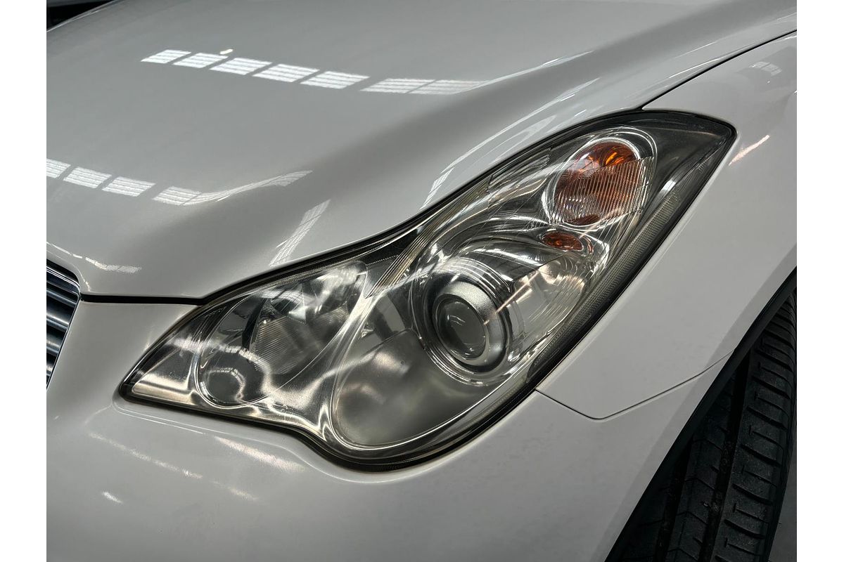 2010 Nissan Skyline 370GT Type P Crossover J50