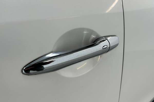 2010 Nissan Skyline 370GT Type P Crossover J50