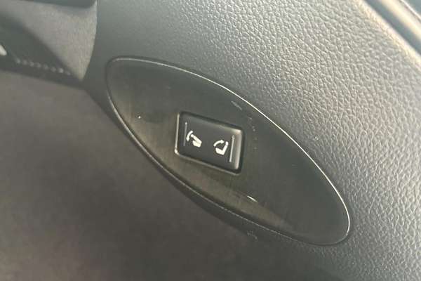2010 Nissan Skyline 370GT Type P Crossover J50