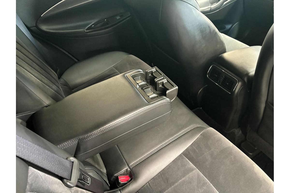 2010 Nissan Skyline 370GT Type P Crossover J50