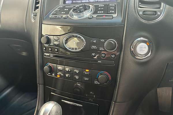 2010 Nissan Skyline 370GT Type P Crossover J50