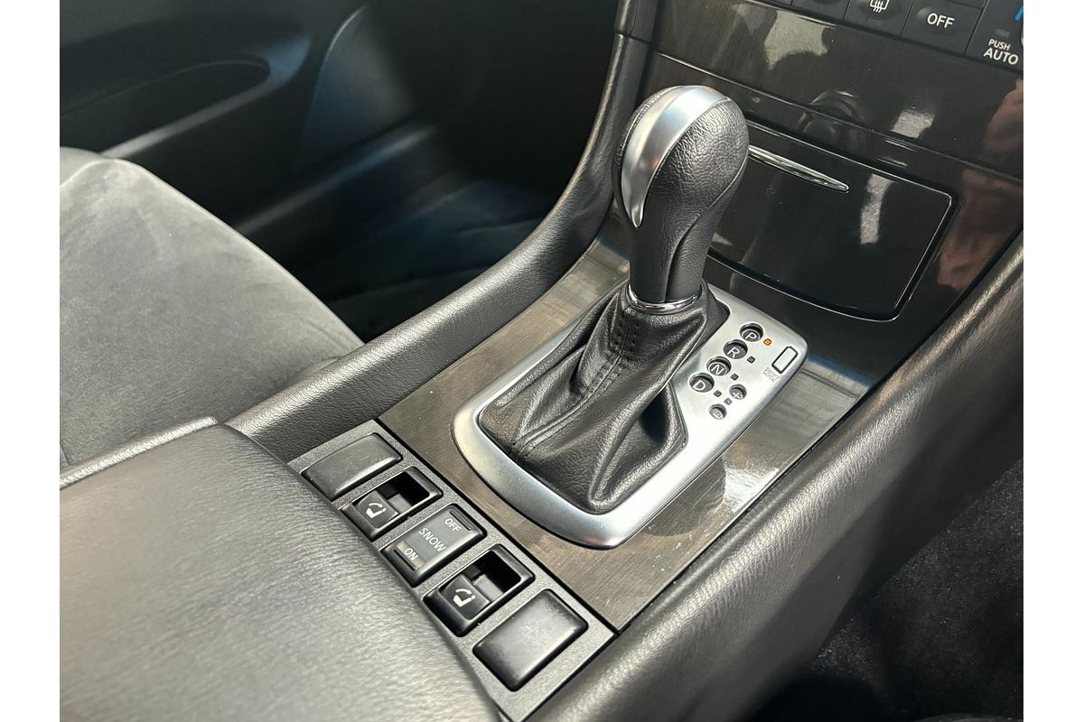2010 Nissan Skyline 370GT Type P Crossover J50