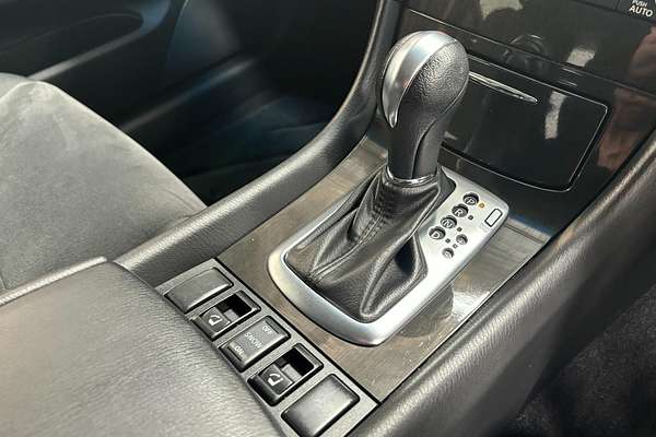 2010 Nissan Skyline 370GT Type P Crossover J50