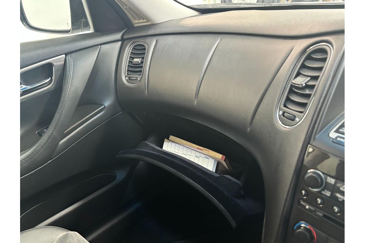 2010 Nissan Skyline 370GT Type P Crossover J50