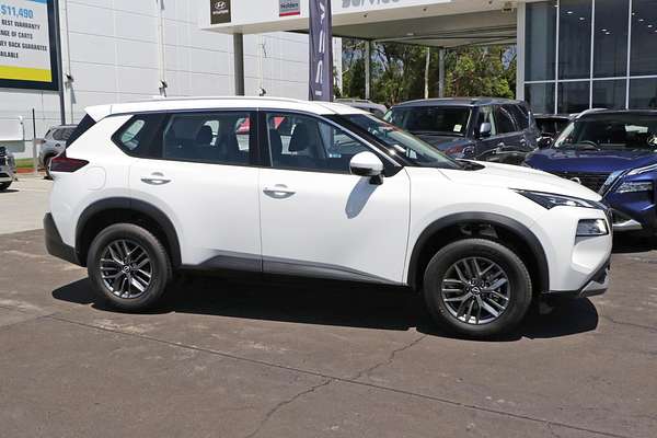 2024 Nissan X-TRAIL ST T33