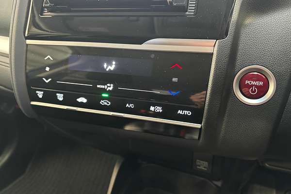 2014 Honda FIT HYBRID F PKG F PKG GP5