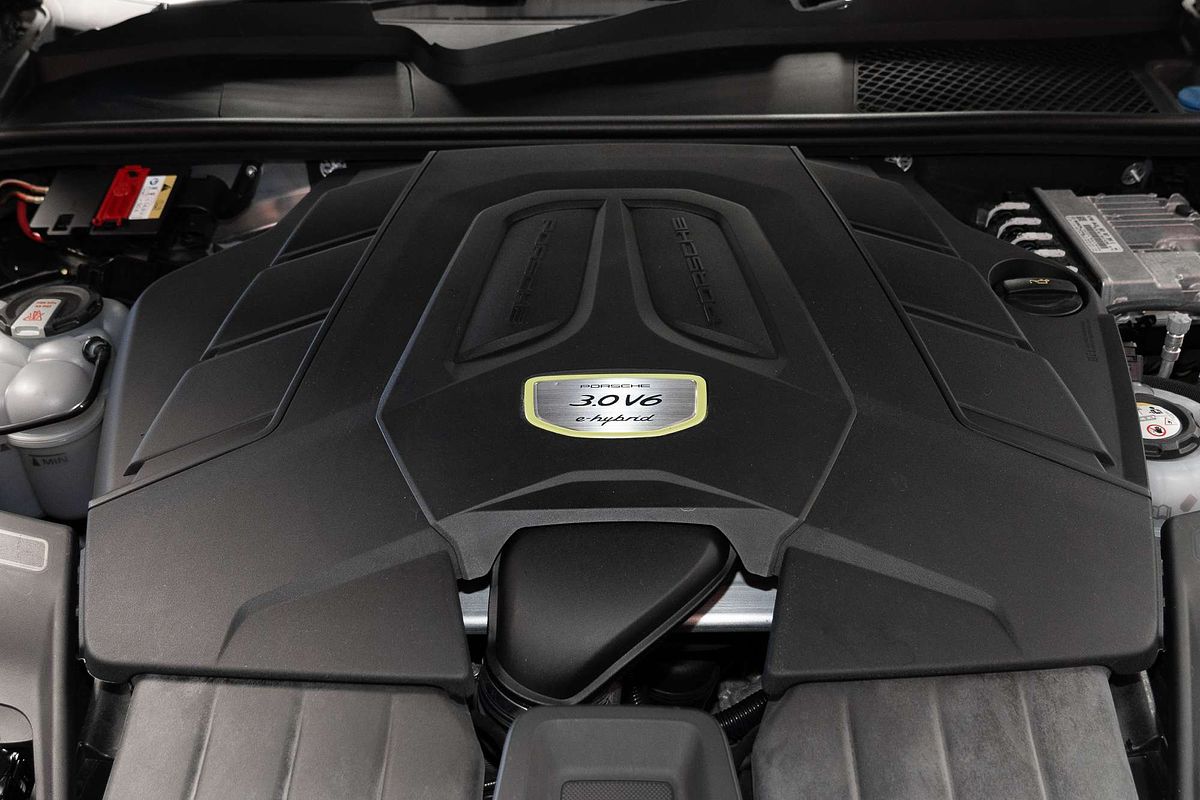 2021 Porsche Cayenne E-Hybrid 9YA