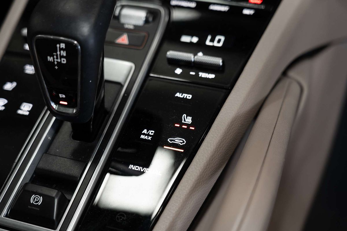 2021 Porsche Cayenne E-Hybrid 9YA