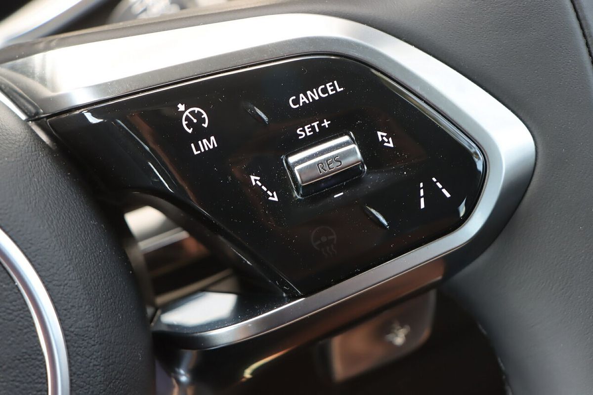 2024 Jaguar F-PACE P250 R-Dynamic SE X761