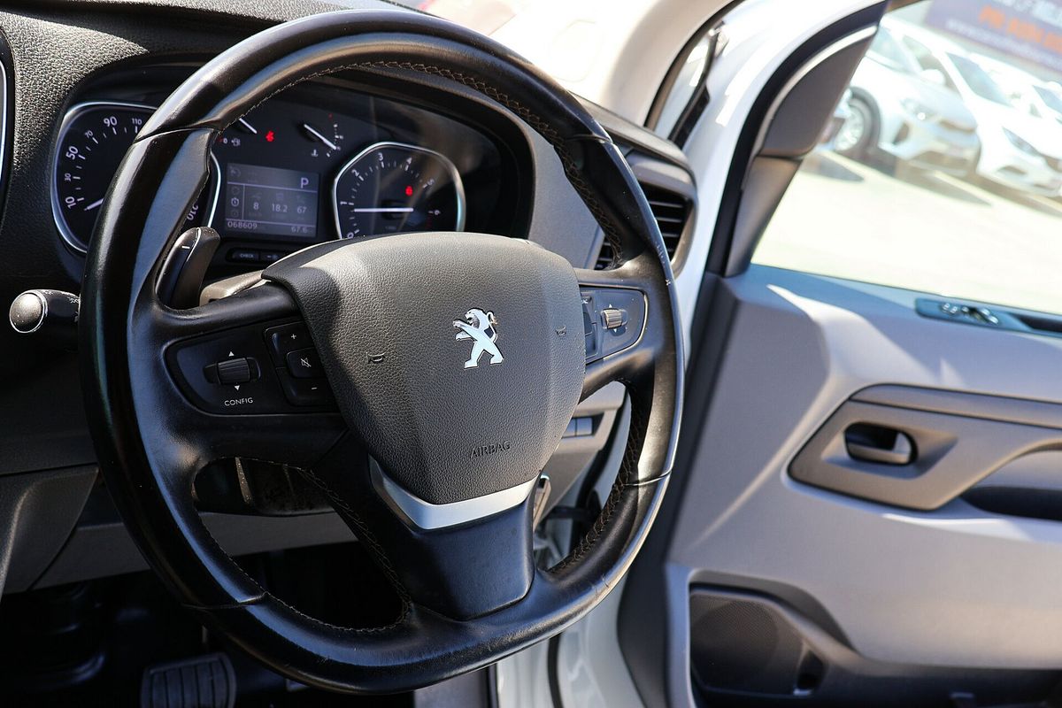2022 Peugeot Expert Pro K0 SWB