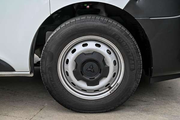 2020 Mitsubishi Express GLX SN SWB