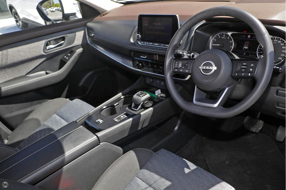 2024 Nissan X-TRAIL ST T33
