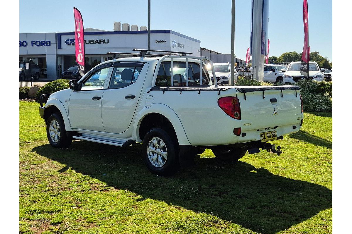 2013 Mitsubishi Triton GLX MN 4X4