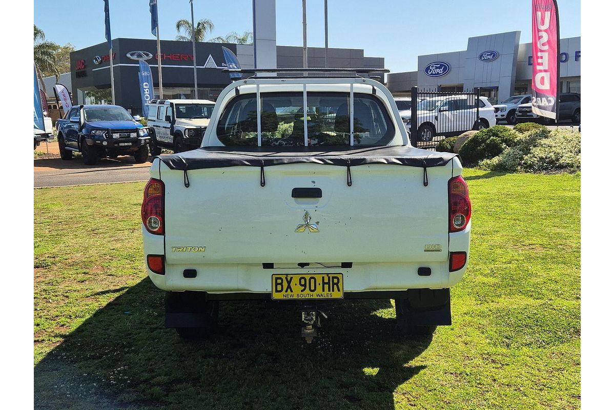 2013 Mitsubishi Triton GLX MN 4X4