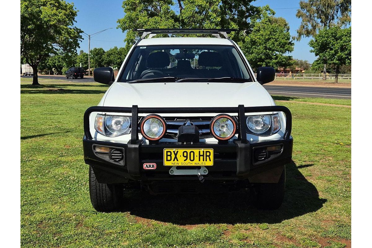 2013 Mitsubishi Triton GLX MN 4X4