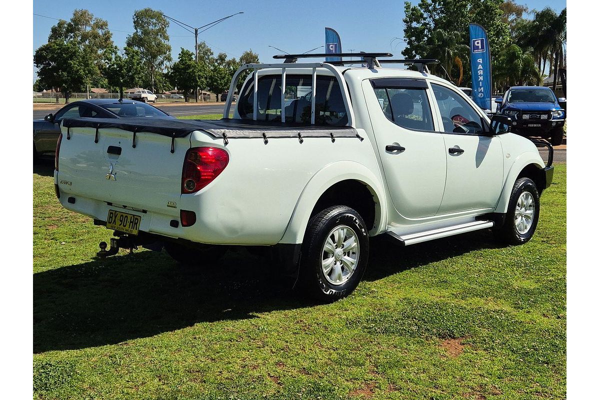 2013 Mitsubishi Triton GLX MN 4X4