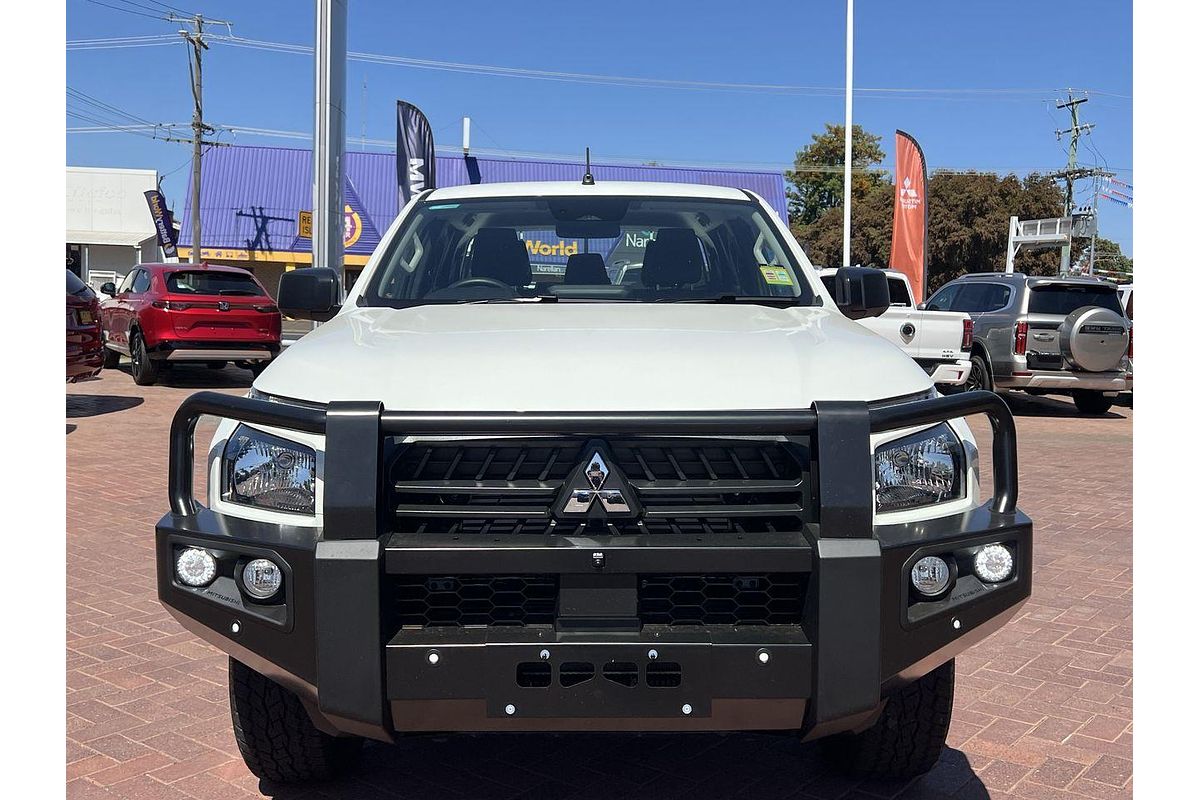 2024 Mitsubishi Triton GLX MV 4X4